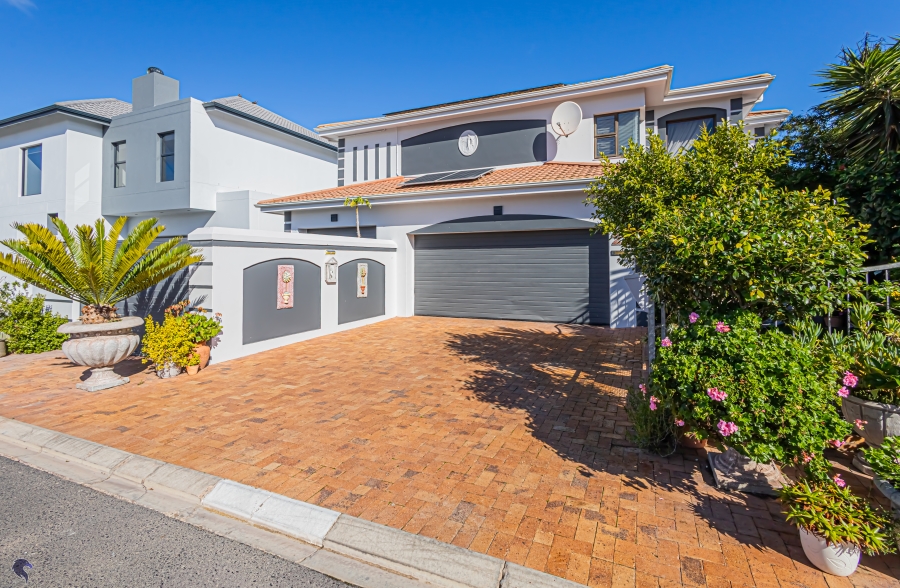 4 Bedroom Property for Sale in Calypso Beach Western Cape